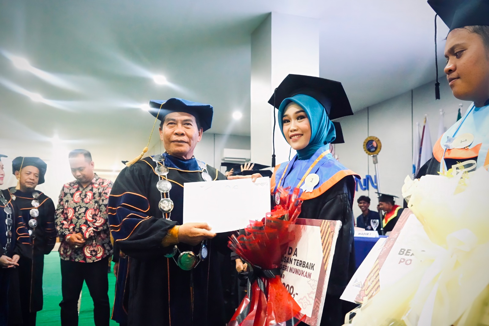 Gubernur hadiri wisuda Politeknik di Nunukan (13/10) foto : dkisp